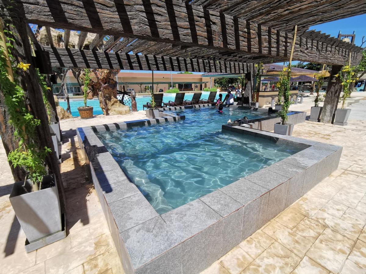 Port Royale Waterpark Resort Dumaguete City Exterior photo